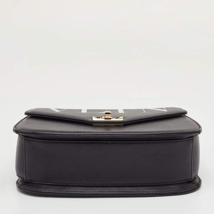 مملوكة مسبقًا Valentino VLTN Black Leather Flap Chain Shoulder Bag