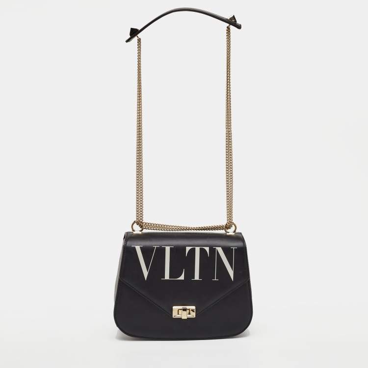 مملوكة مسبقًا Valentino VLTN Black Leather Flap Chain Shoulder Bag