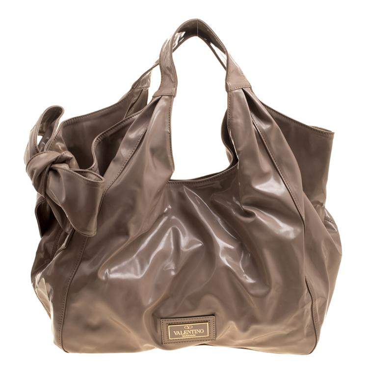 Pre Owned Valentino Beige Patent Leather Bow Hobo