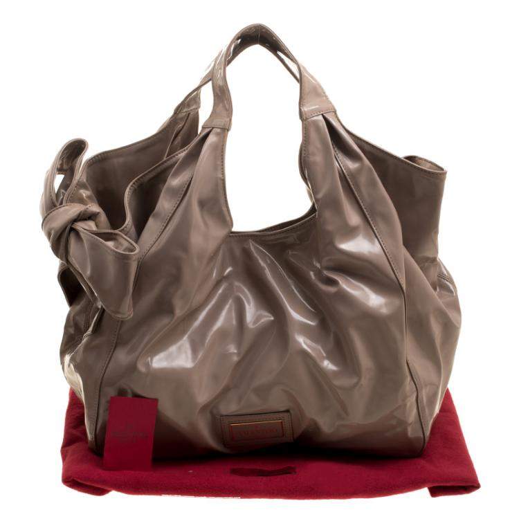 Pre Owned Valentino Beige Patent Leather Bow Hobo