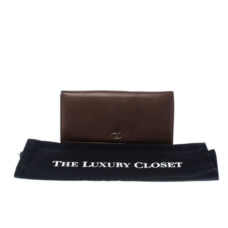 Pre Owned Valentino Brown Leather V Ring Flap Continental Wallet 