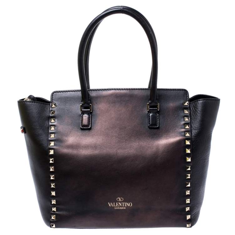 Pre Owned Valentino Black Leather Small Rockstud Shopper Tote