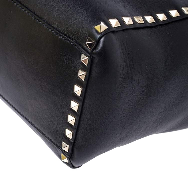 Pre Owned Valentino Black Leather Small Rockstud Shopper Tote