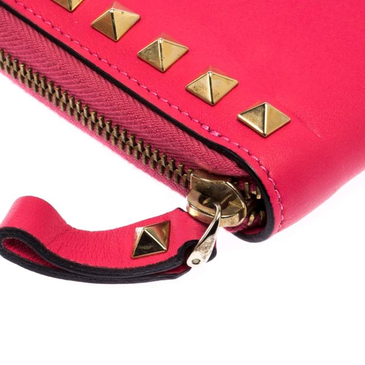 Pre Owned Valentino Hot Pink Leather Rockstud Zip Around Wallet