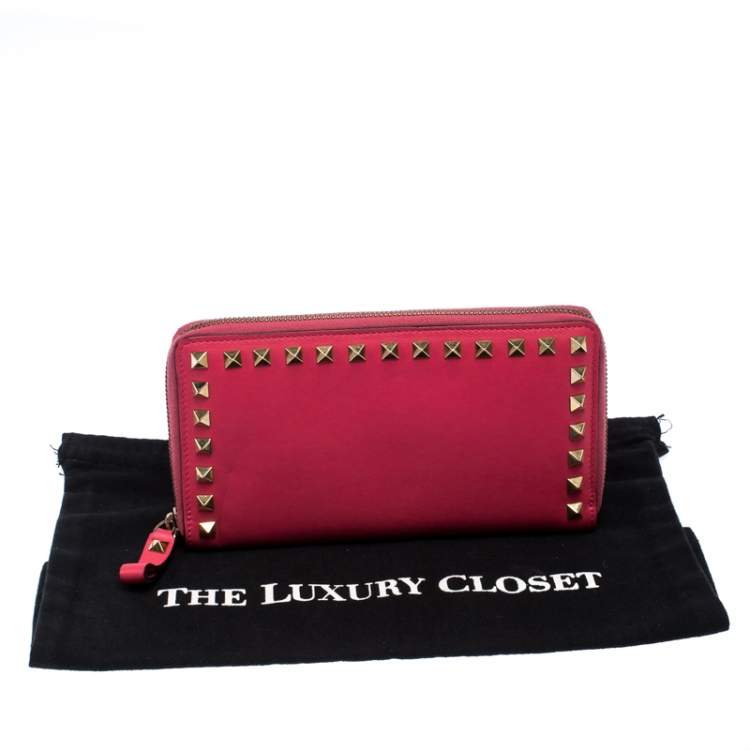 Pre Owned Valentino Hot Pink Leather Rockstud Zip Around Wallet