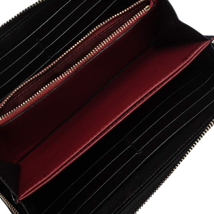 Pre Owned Valentino Black Quilted Leather Rockstud Spike Zip Around Wallet