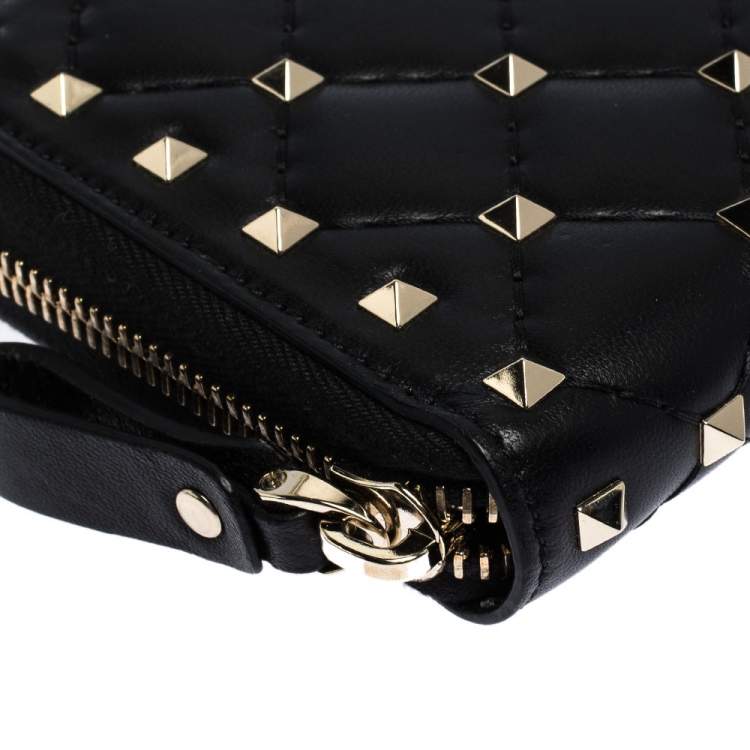 Pre Owned Valentino Black Quilted Leather Rockstud Spike Zip Around Wallet