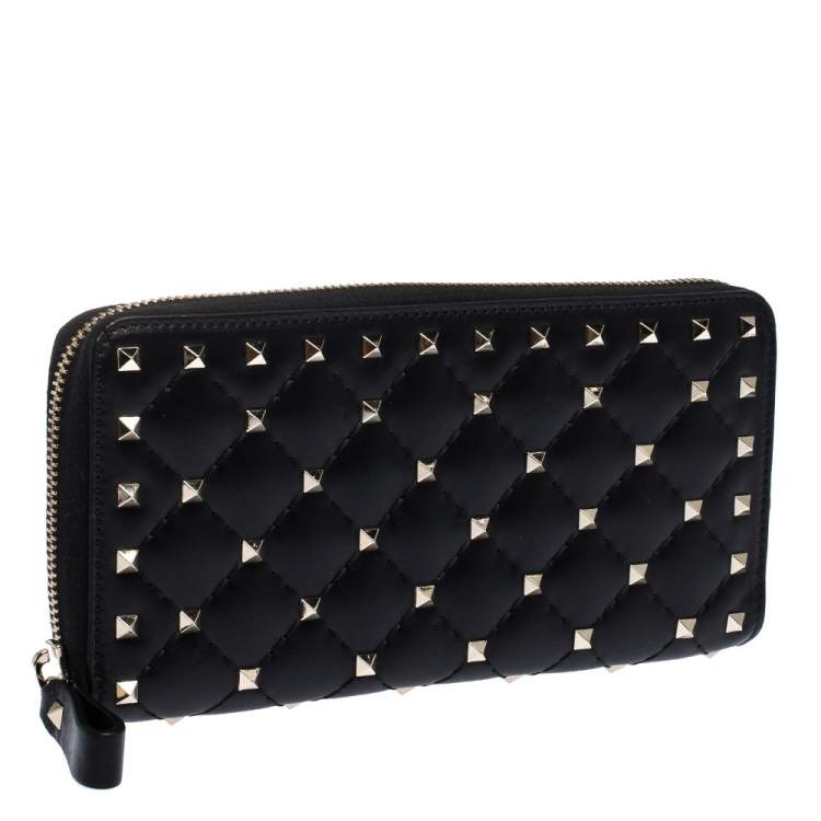 Pre Owned Valentino Black Quilted Leather Rockstud Spike Zip Around Wallet