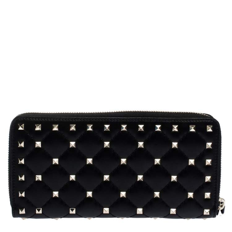 Pre Owned Valentino Black Quilted Leather Rockstud Spike Zip Around Wallet