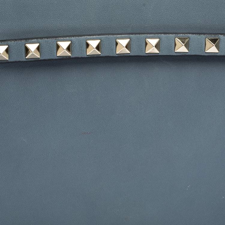 Pre Owned Valentino Blue Dust Leather Rockstud Wristlet Clutch 