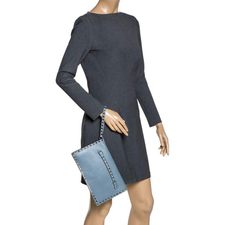 Pre Owned Valentino Blue Dust Leather Rockstud Wristlet Clutch 