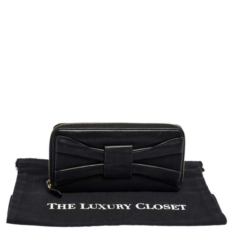 Pre Owned Valentino Black Leather Pleated Bow Continental Wallet