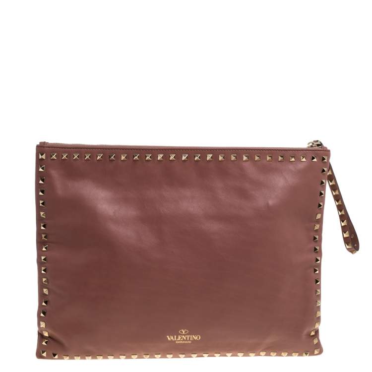 Pre Owned Valentino Old Rose Leather Oversized Rockstud Wristlet Pouch