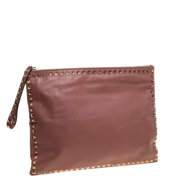 Pre Owned Valentino Old Rose Leather Oversized Rockstud Wristlet Pouch