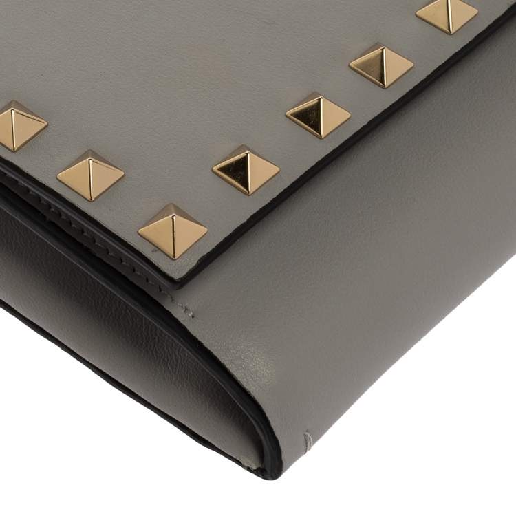 Pre Owned Valentino Pale Blue Leather Rockstud Wallet on Chain