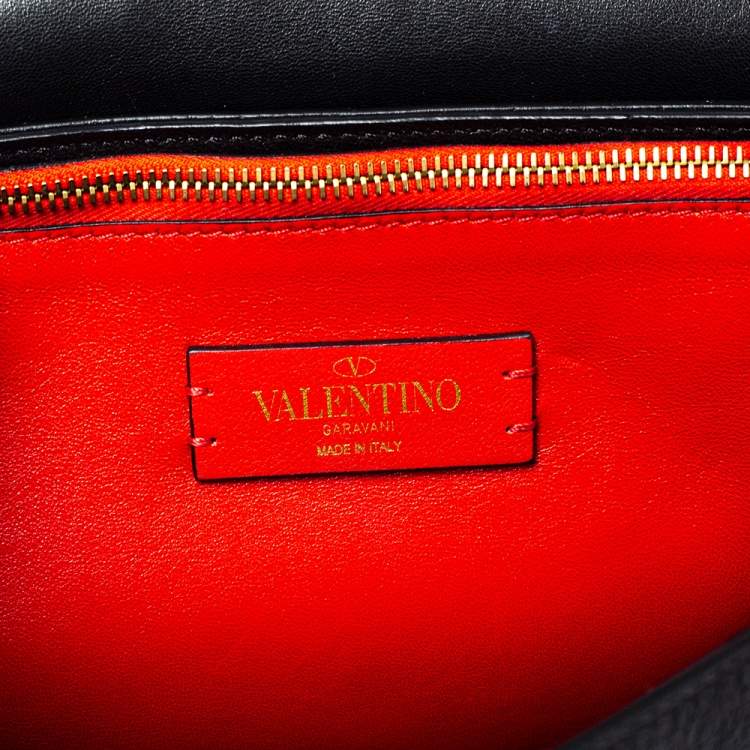 مملوكة مسبقًا Valentino Black/red Leather Medium V-Ring Flap Top Handle Bag