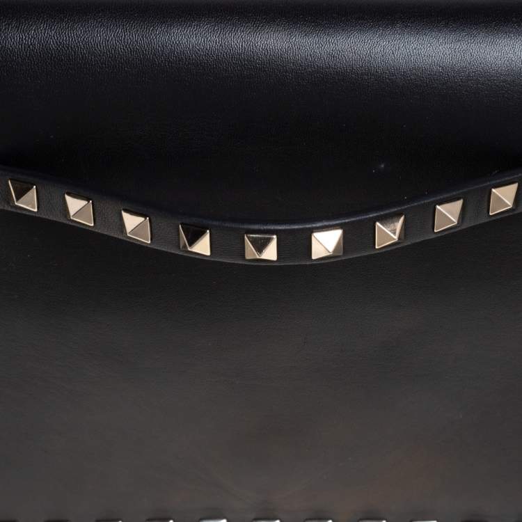 Pre Owned Valentino Black Leather Rockstud Wristlet Clutch