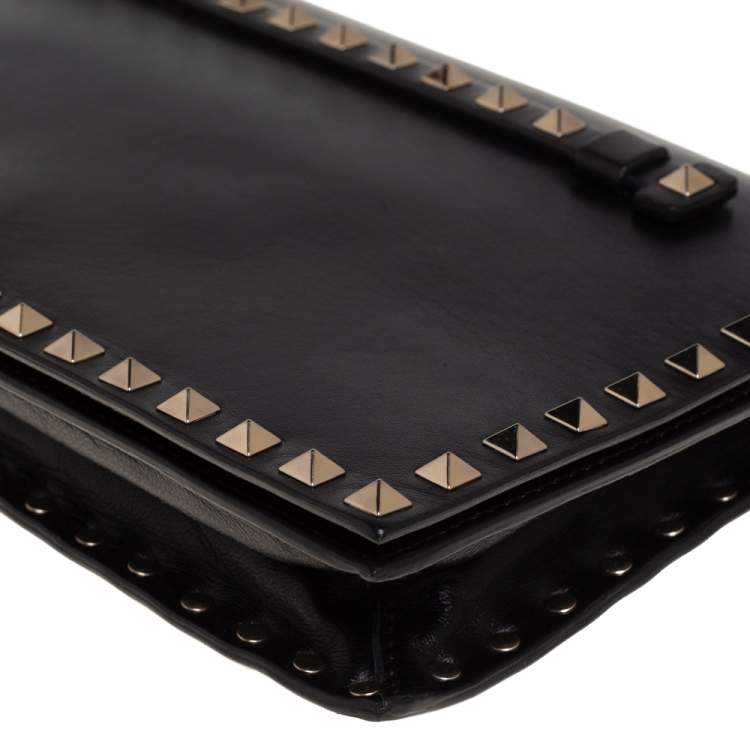 Pre Owned Valentino Black Leather Rockstud Wristlet Clutch