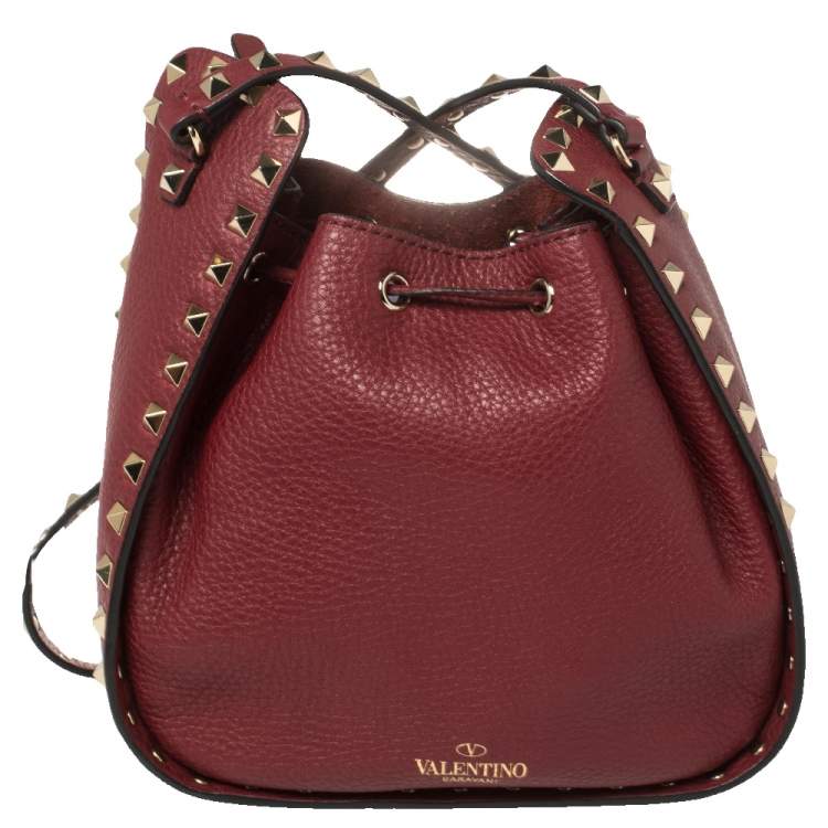 Pre Owned Valentino Red Leather Rockstud Bucket Shoulder Bag