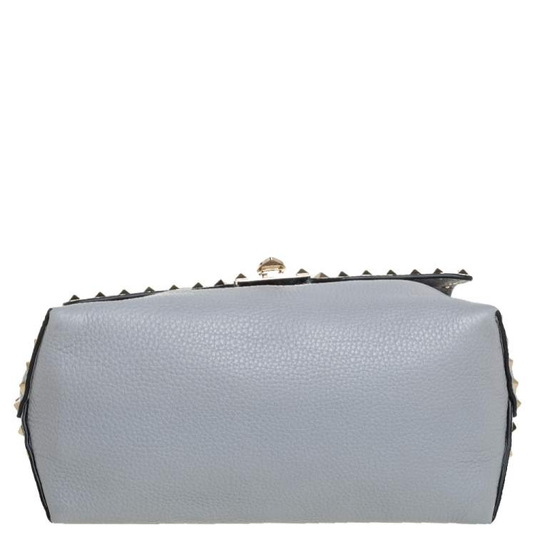 مملوكة مسبقًا Valentino Grey Leather Rockstud Top Handle Bag
