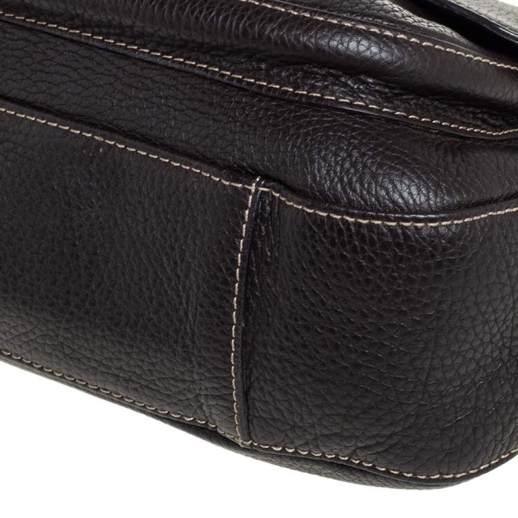 مملوكة مسبقًا Valentino Dark Brown Pebbled Leather VRing Flap Hobo