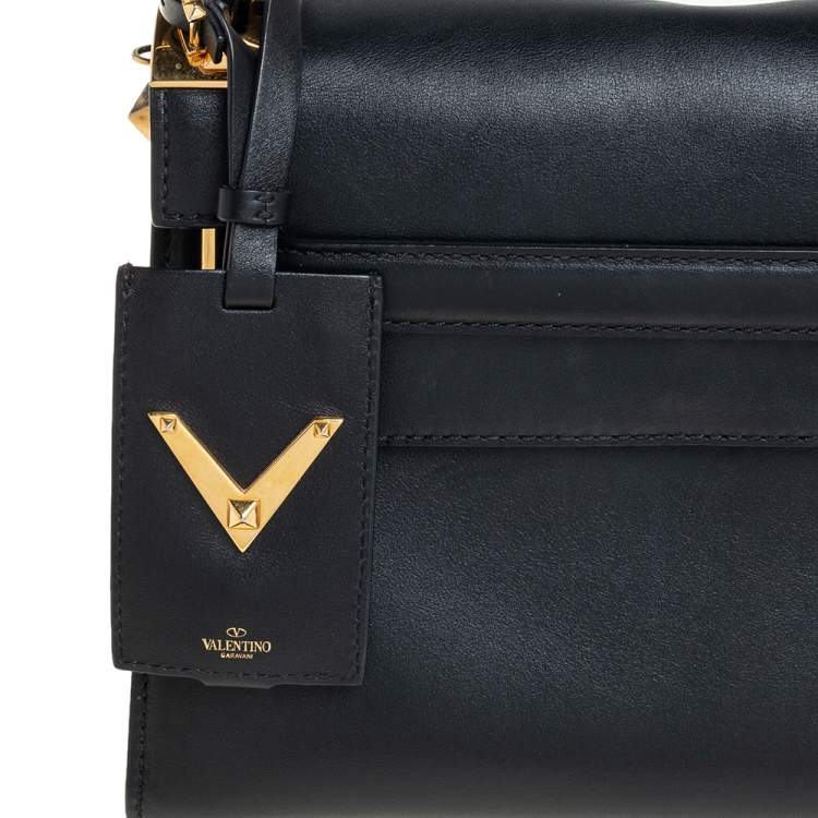 مملوكة مسبقًا Valentino Black Leather My Rockstud Top Handle Bag