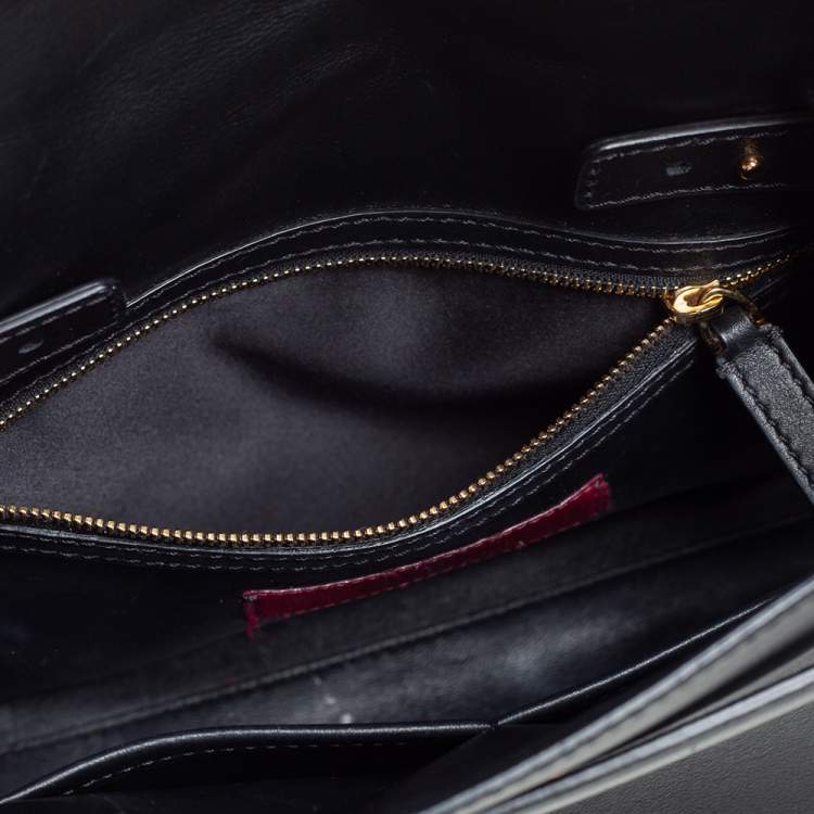مملوكة مسبقًا Valentino Black Leather My Rockstud Top Handle Bag