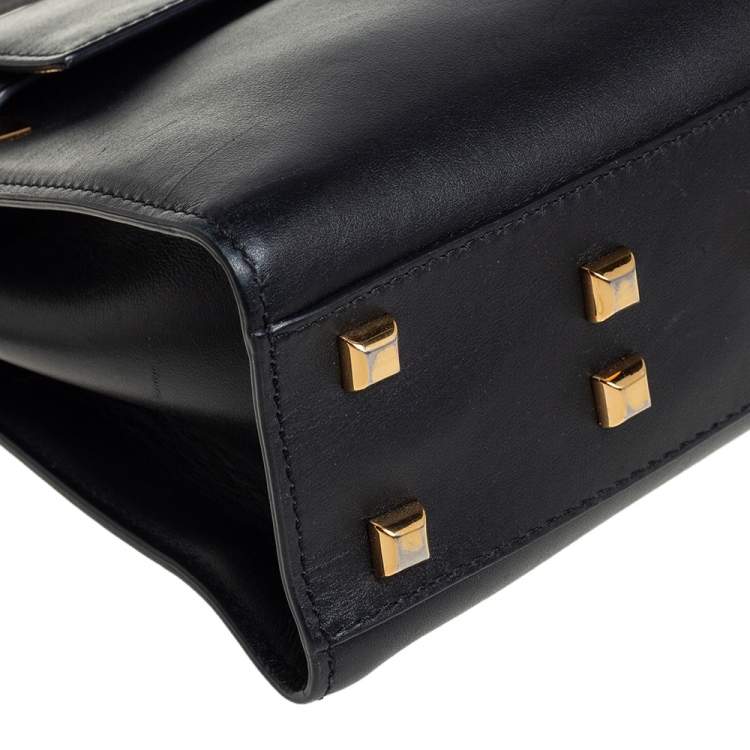 مملوكة مسبقًا Valentino Black Leather My Rockstud Top Handle Bag