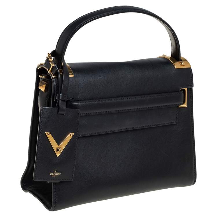 مملوكة مسبقًا Valentino Black Leather My Rockstud Top Handle Bag
