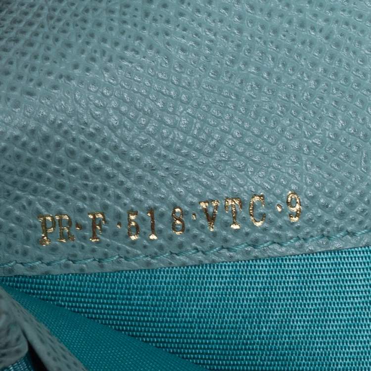 Pre Owned Valentino Light Green Leather V Ring Flap Continental Wallet 