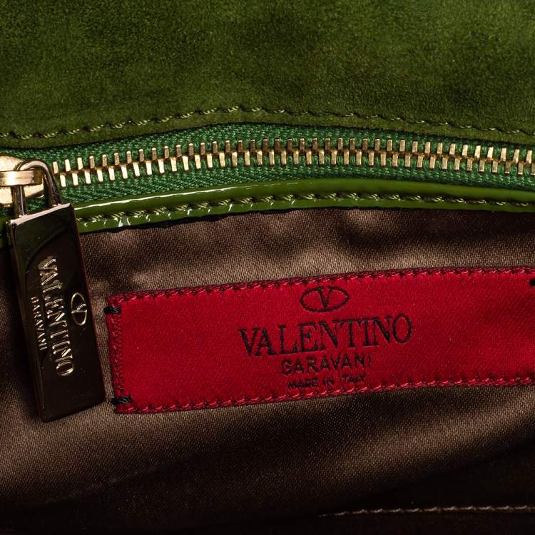 Pre Owned Valentino Green Patent Leather Rockstud Bow Wristlet Clutch