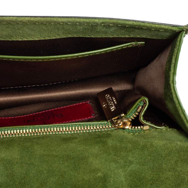 Pre Owned Valentino Green Patent Leather Rockstud Bow Wristlet Clutch