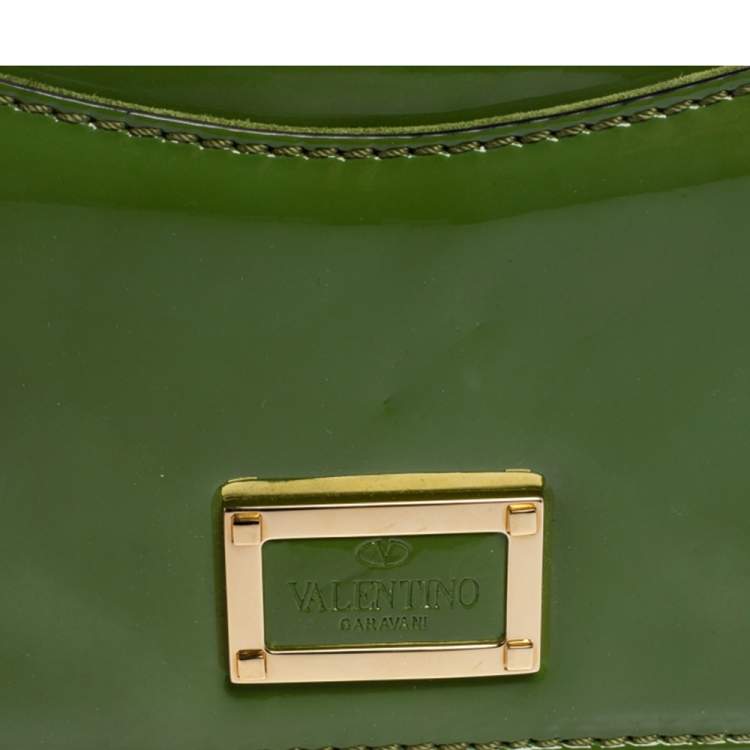 Pre Owned Valentino Green Patent Leather Rockstud Bow Wristlet Clutch