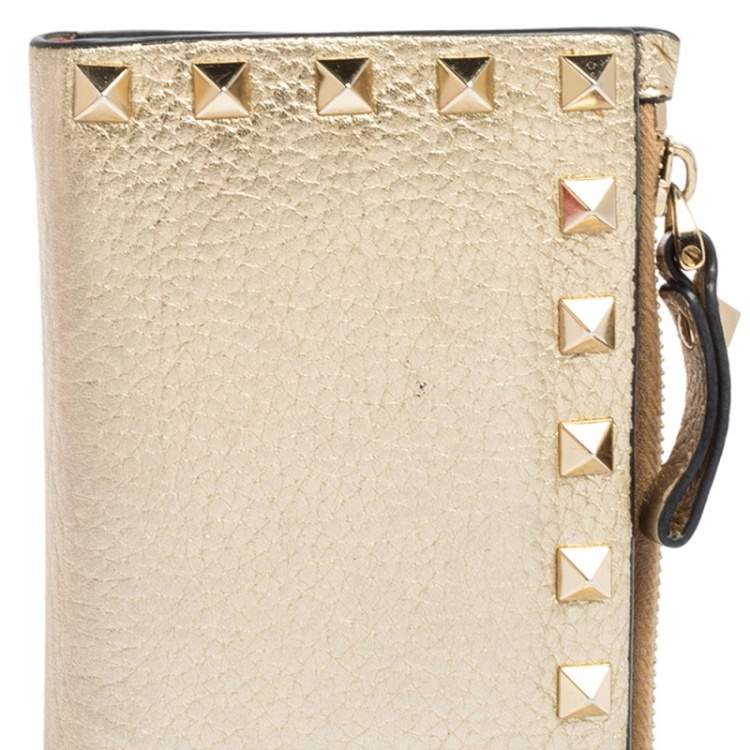 مملوكة مسبقًا Valentino Metallic Gold Leather Rockstud Zip Wallet