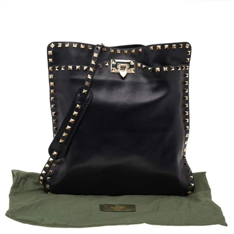 Pre Owned Valentino Black Leather Rockstud Flip-Lock Messenger Bag