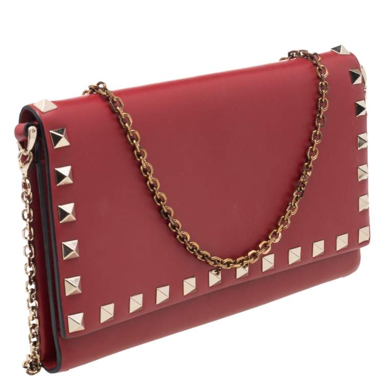 Pre Owned Valentino Red Leather Rockstud Wallet On Chain
