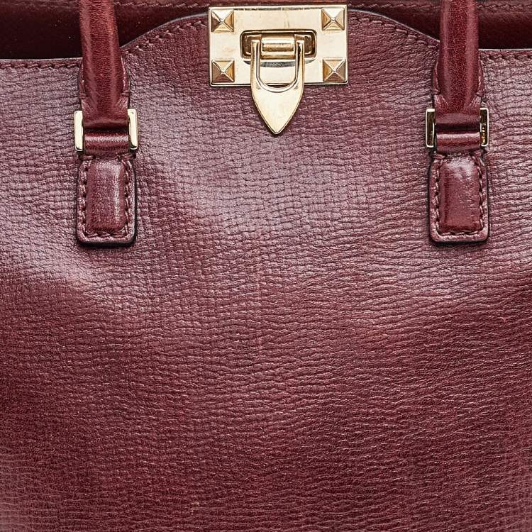 Pre Owned Valentino Burgundy Textured Leather Rockstud Trapeze Tote