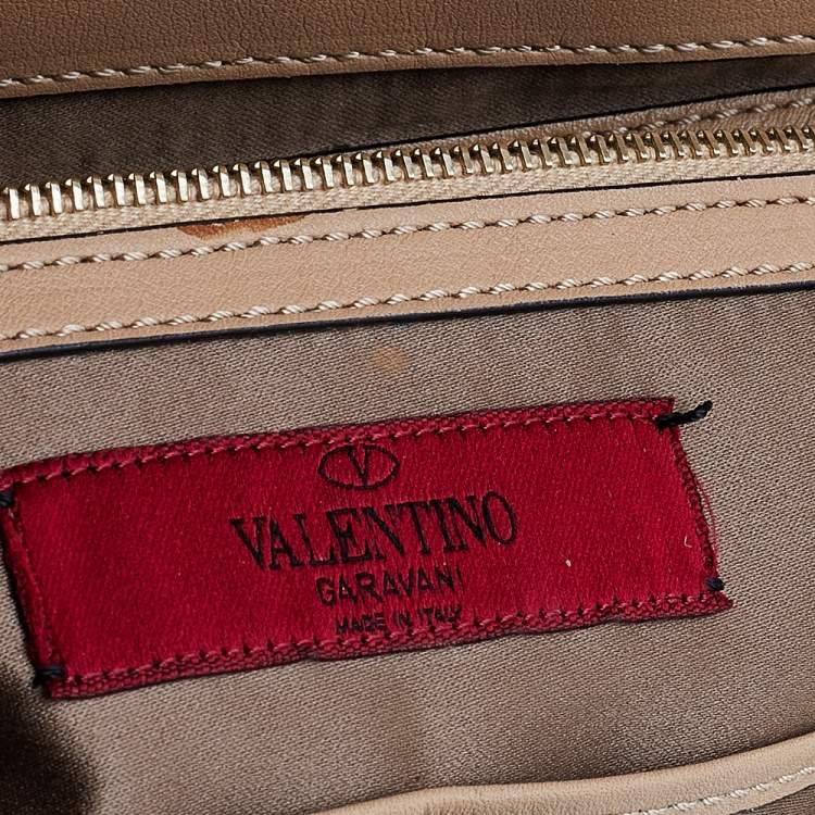 مملوكة مسبقًا Valentino Beige Leather Large Rockstud Top Handle Bag