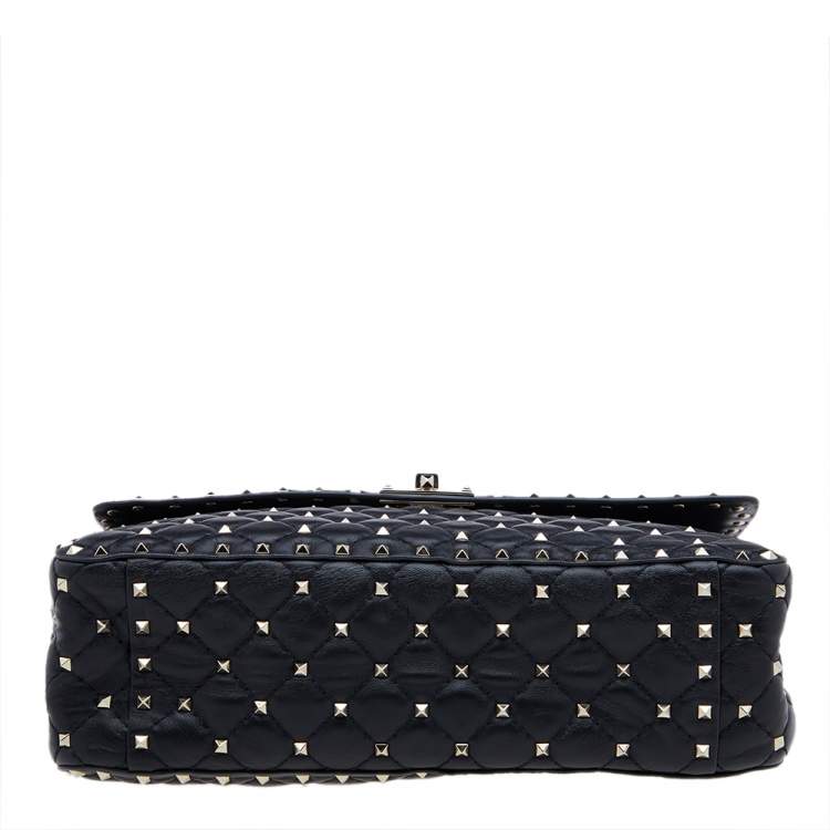 مملوكة مسبقًا Valentino Black Quilted Leather Large Rockstud Spike Top Handle Bag
