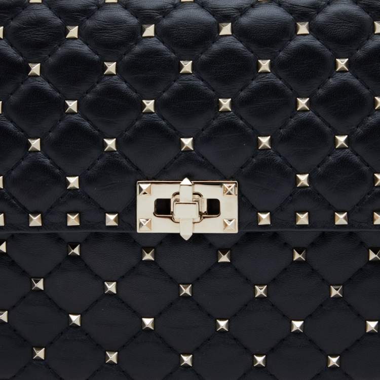 مملوكة مسبقًا Valentino Black Quilted Leather Large Rockstud Spike Top Handle Bag