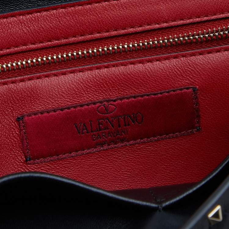 مملوكة مسبقًا Valentino Black Quilted Leather Large Rockstud Spike Top Handle Bag