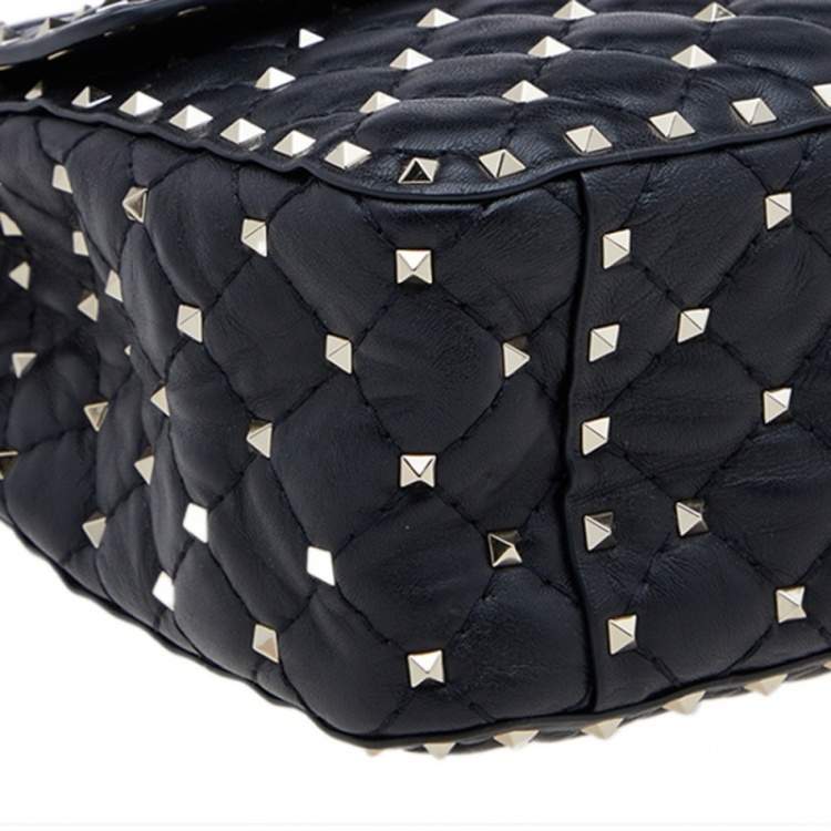 مملوكة مسبقًا Valentino Black Quilted Leather Large Rockstud Spike Top Handle Bag