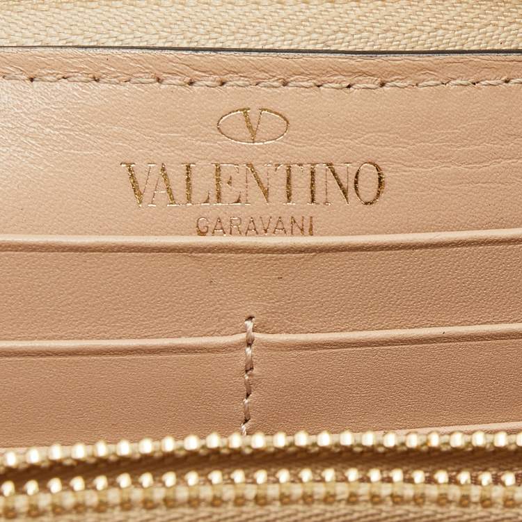 Pre Owned Valentino Beige Leather Rockstud Zip Around Continental Wallet