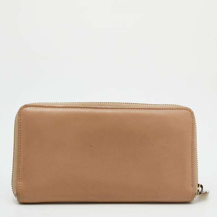 Pre Owned Valentino Beige Leather Rockstud Zip Around Continental Wallet