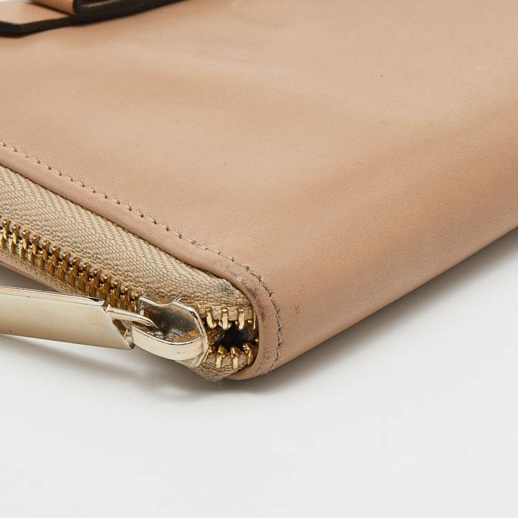 Pre Owned Valentino Beige Leather Rockstud Zip Around Continental Wallet