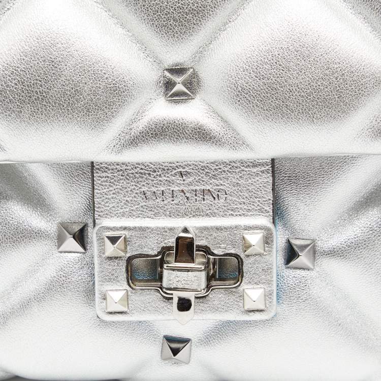 مملوكة مسبقًا Valentino Metallic Silver Quilted Leather Mini Candystud Top Handle Bag