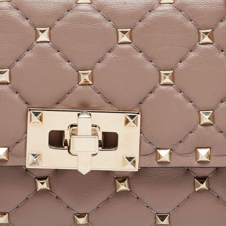 مملوكة مسبقًا Valentino Old Rose Quilted Leather Small Rockstud Spike Chain Bag