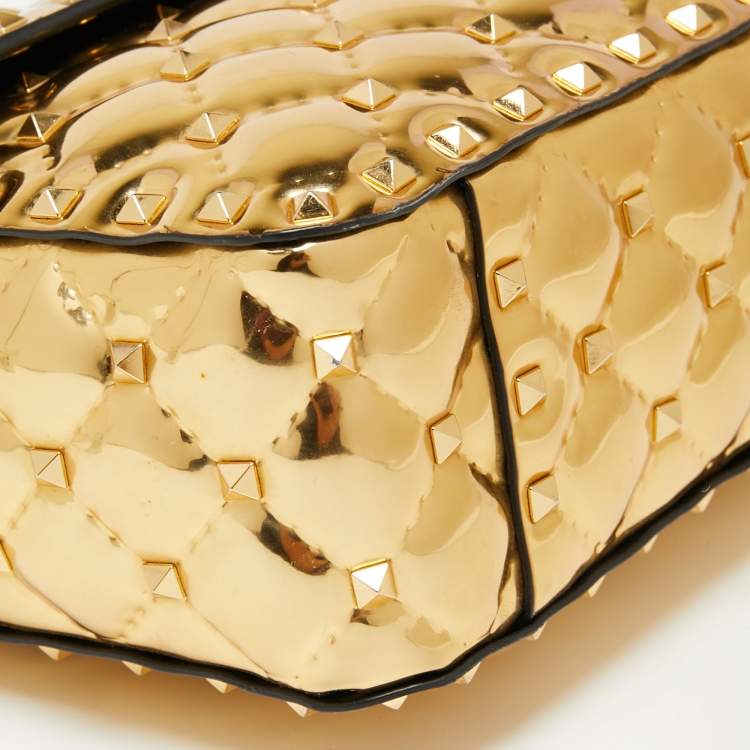 مملوكة مسبقًا Valentino Metallic Gold Patent Leather Medium Rockstud Spike Top Handle Bag