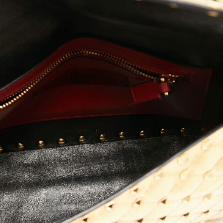 مملوكة مسبقًا Valentino Metallic Gold Patent Leather Medium Rockstud Spike Top Handle Bag