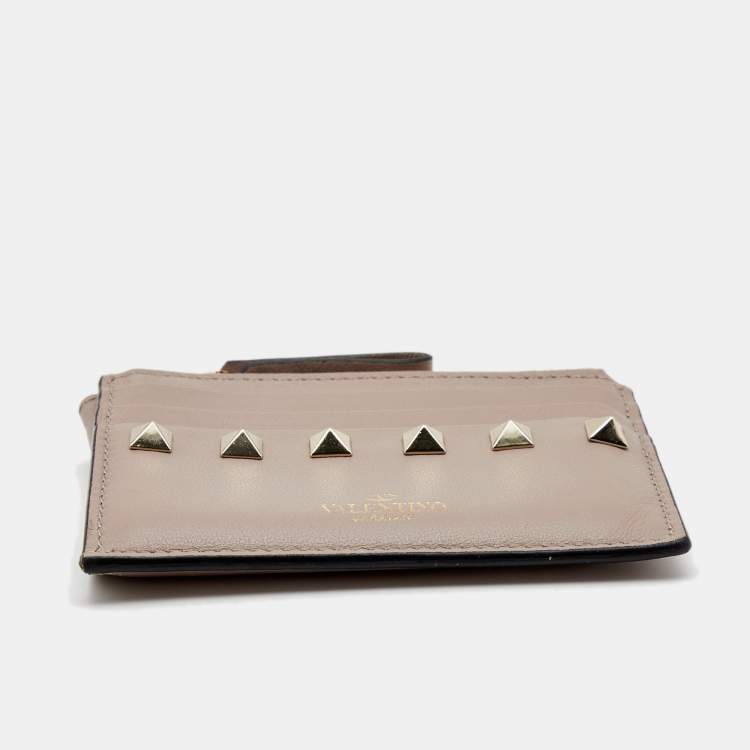 Pre Owned Valentino Beige Leather Rockstud Zip Card Case